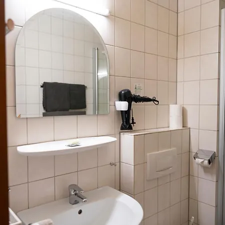 Ξενοδοχείο Guelser Weinstube Κόμπλεντς