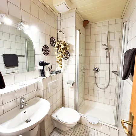 Ξενοδοχείο Guelser Weinstube 3*