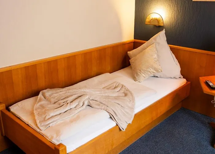 Hotell Guelser Weinstube 3*